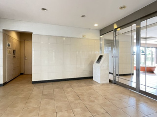 【エントランス】 | エントランスは綺麗に清掃が行き届いています◎