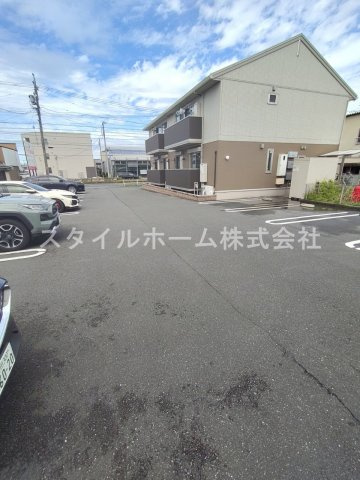 ハイム杉山Ａ棟の駐車場