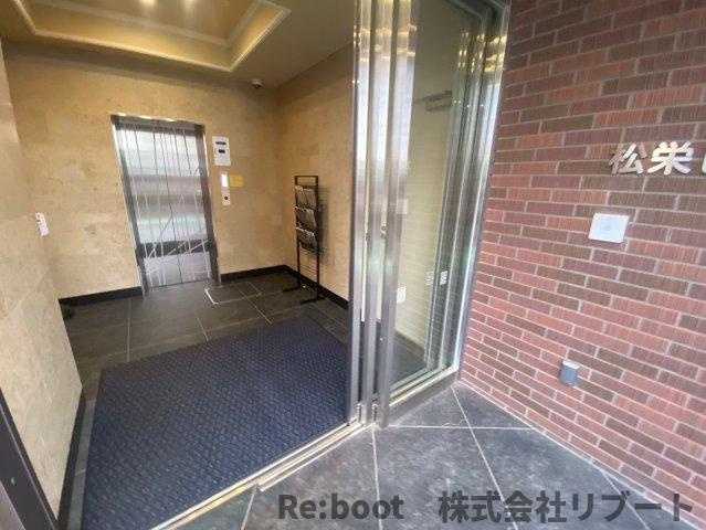 松栄ビル弐号館 のエントランス