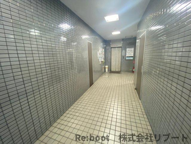  細矢ビルのロビー