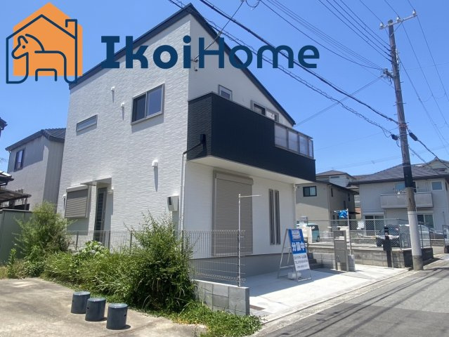明石市朝霧町3丁目　新築戸建のエントランス|弊社独自で毎月５組限定「人気オプション３点パック」カーポート・バルコニー・ウッドデッキを１万円で取付