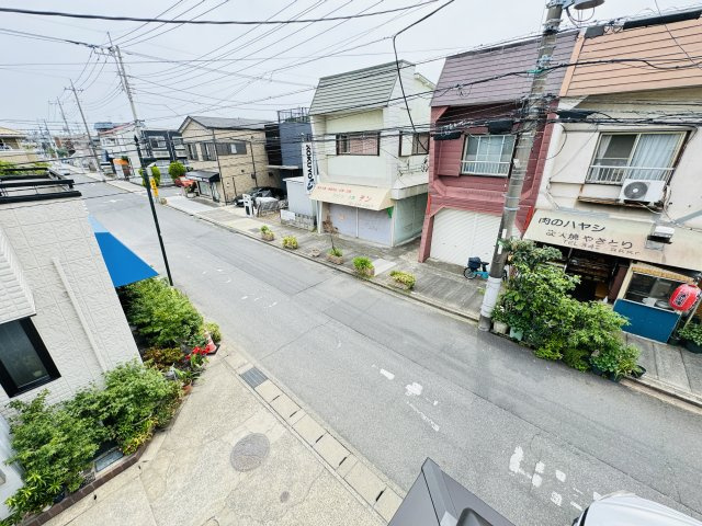 松戸市大金平４丁目新築戸建の前面道路含む現地写真|リビング前バルコニーより道路側眺望