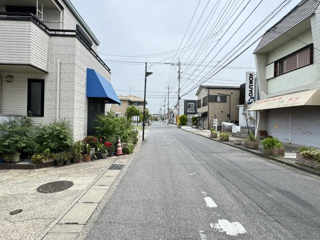 松戸市大金平４丁目新築戸建の前面道路含む現地写真|南東側前面道路