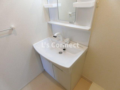 【洗面所】 | グラン・スクエア | 朝の支度もスムーズな独立洗面台。