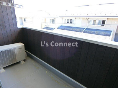 【バルコニー】 | グラン・スクエア | ２階のお部屋で洗濯物もたくさん干せます。