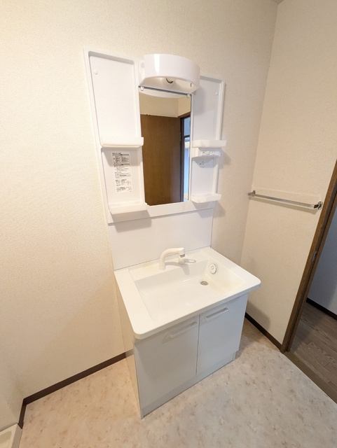 シャワー付き独立洗面化粧台