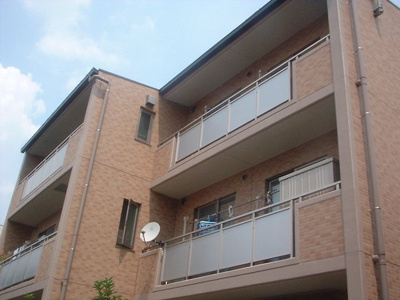 しっかりとした外観のマンションです♪