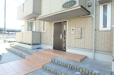 エントランスはオートロック