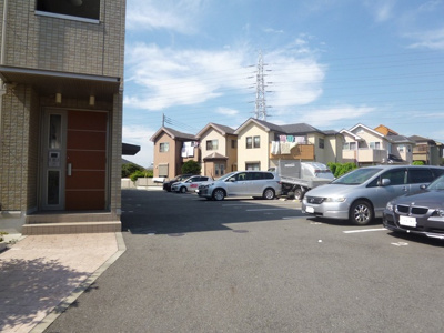 敷地内駐車場（有料・要空き確認）
