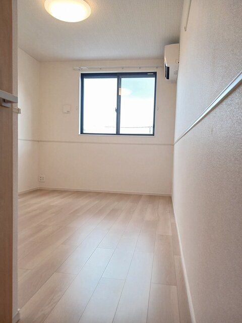 グランドール東金Ⅲの洋室