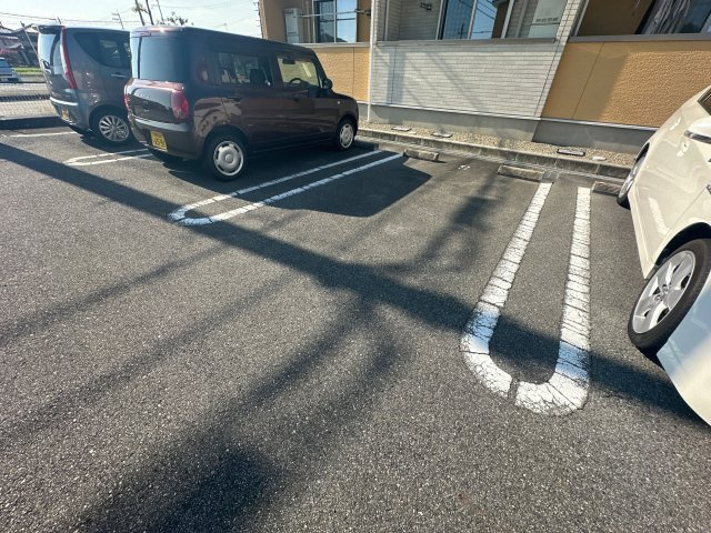 アルダン　Ｂの駐車場