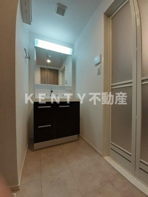 【洗面所】 | Ｆｅｅｊｕ田園調布 | 明るい洗面所です