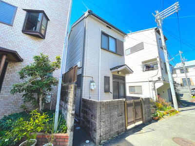 伊加賀本町　中古一戸建ての前面道路含む現地写真|前面道路含む現地写真■物件内覧・資金計画相談・住宅ローン相談、リフォーム相談、お問合せ受付中■
※当日・翌日のご内覧、ご相談はお電話でのお問合せがスムーズです！