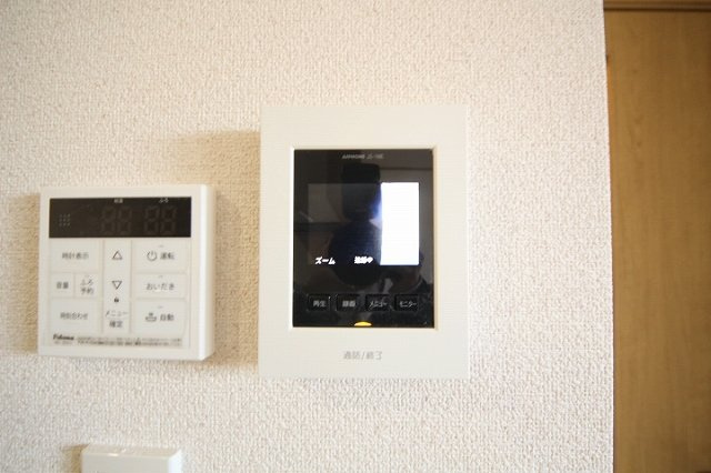 ガレージハウス栄町のセキュリティ|カメラ付インターホン