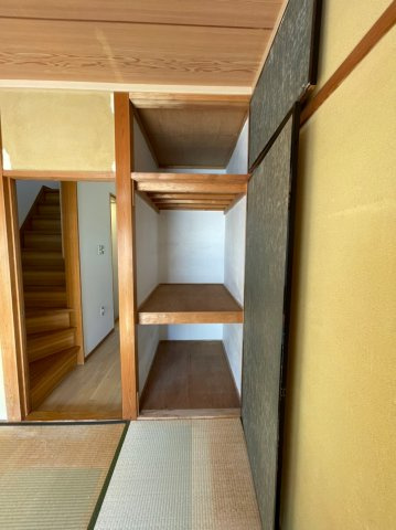 総持寺駅前戸建の内装