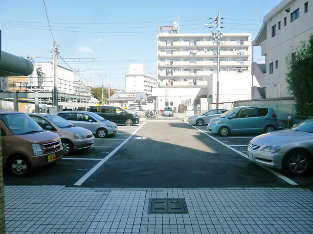 エレヴァールカズミの外観