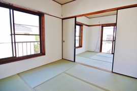 4.5帖の中和室、風通しが良いです♪