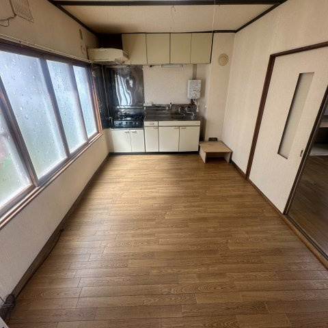 新町アパート高砂４丁目の居間・リビング