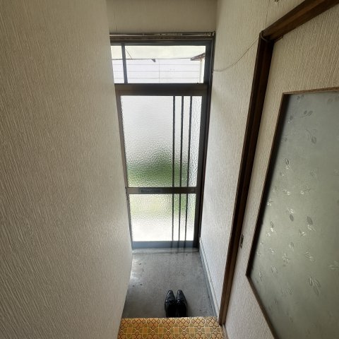 新町アパート高砂４丁目の玄関