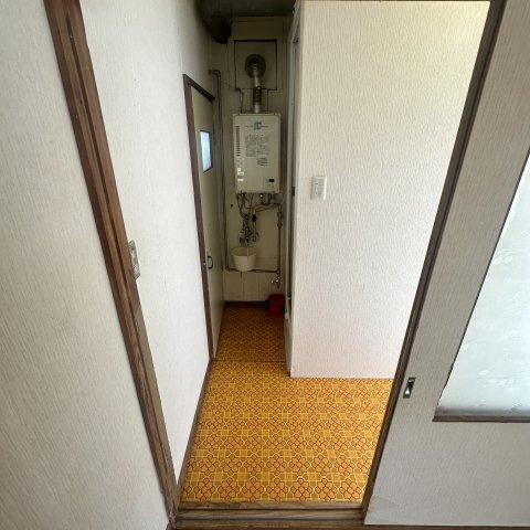 新町アパート高砂４丁目の玄関