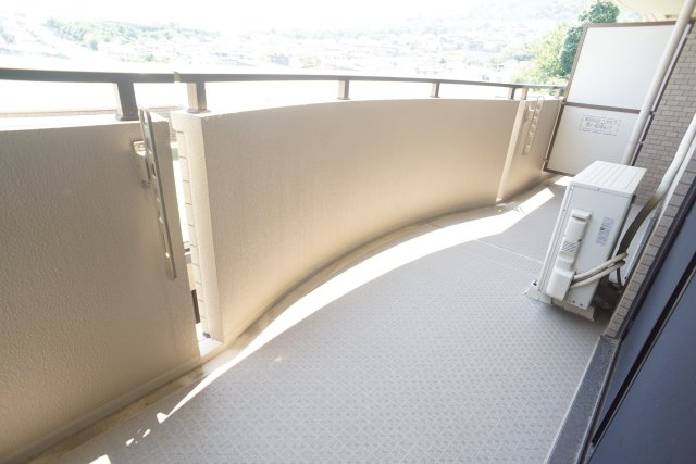 ステイツ逆瀬川宝梅のバルコニー