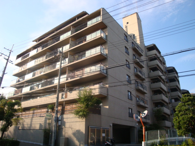 サンヴェール逆瀬川の外観