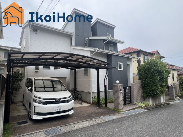 神戸市西区学園東町　中古一戸建の駐車場|●年中無休：見学時間9:00～20:00・当日予約可●駐車場はカーポート付き普通車2台可能です。