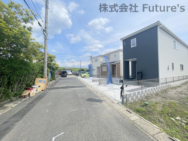 三郷市鷹野2丁目　新築戸建　全4棟　3号棟の前面道路含む現地写真|前面道路含む現地写真です。