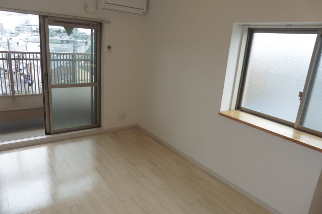 メゾン・エイムウエストの居間・リビング