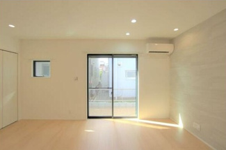 【居間・リビング】 | 岐阜市六条福寿町新築建売限定1邸！オール電化！太陽光発電システム搭載！三里小学校まで徒歩6分！ | 岐阜市六条福寿町新築建売限定1邸！オール電化！太陽光発電システム搭載！三里小学校まで徒歩6分！