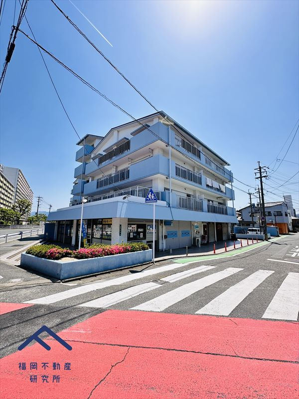 ネオハイツ新室見の外観