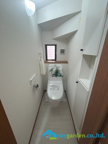 平塚市南金目　中古戸建のトイレ