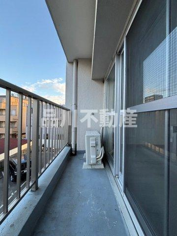 【バルコニー】 | 外からの目が気にならないバルコニーで洗濯物が干せます