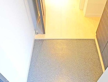 シュロス京西陣の玄関