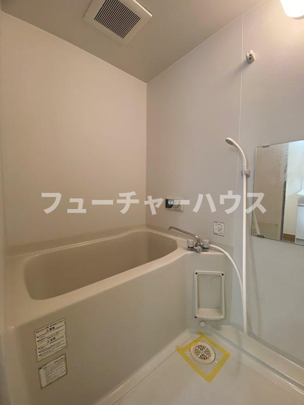 ファミーユ　Ａの浴室