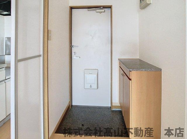 リベルテ早川の玄関