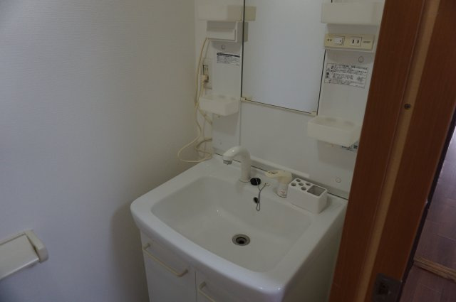 宝持2丁目貸家の独立洗面台