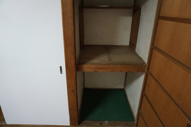 宝持2丁目貸家の収納|洋室①