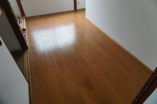 宝持2丁目貸家の洋室|洋室②