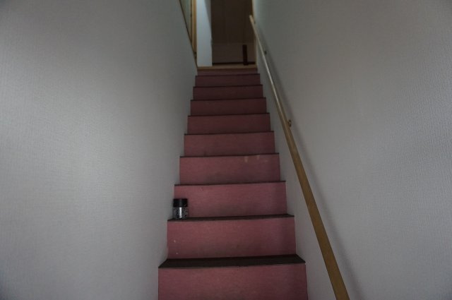 宝持2丁目貸家の玄関