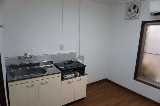 宝持2丁目貸家のキッチン