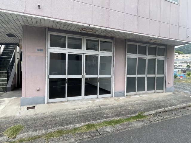 光市中央４丁目の店舗一部の外観