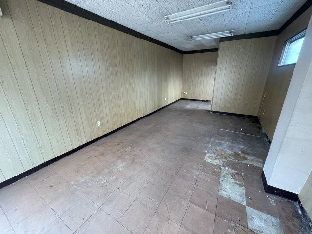 光市中央４丁目の店舗一部の洋室