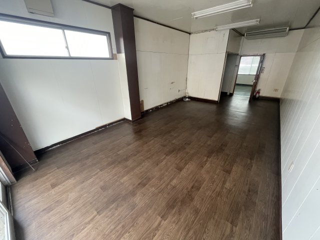 光市中央４丁目の店舗一部の洋室