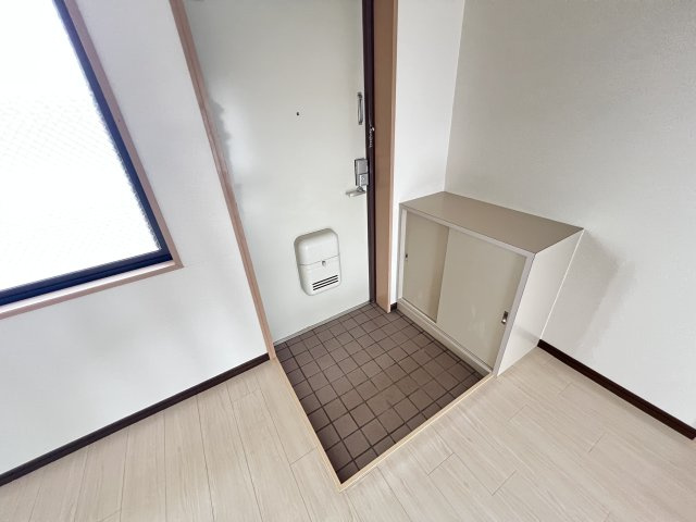ビューハイツ桜田の玄関