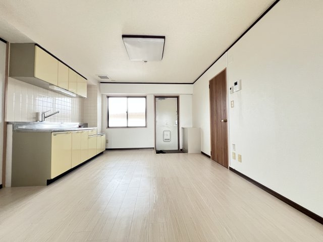 ビューハイツ桜田の居間・リビング