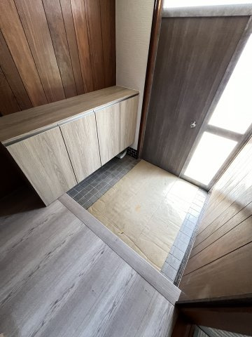 中古住宅　大洞柏台3丁目の玄関