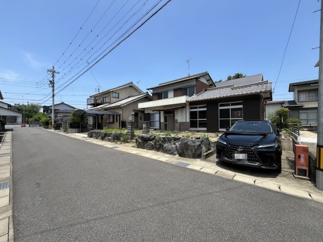 中古住宅　大洞柏台3丁目の前面道路含む現地写真