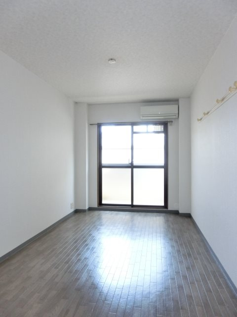 メゾンオガワの居間・リビング