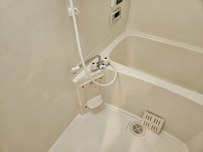 【浴室】 | ローズモントフレア別府駅前 | 別号室の写真になります。現況優先。